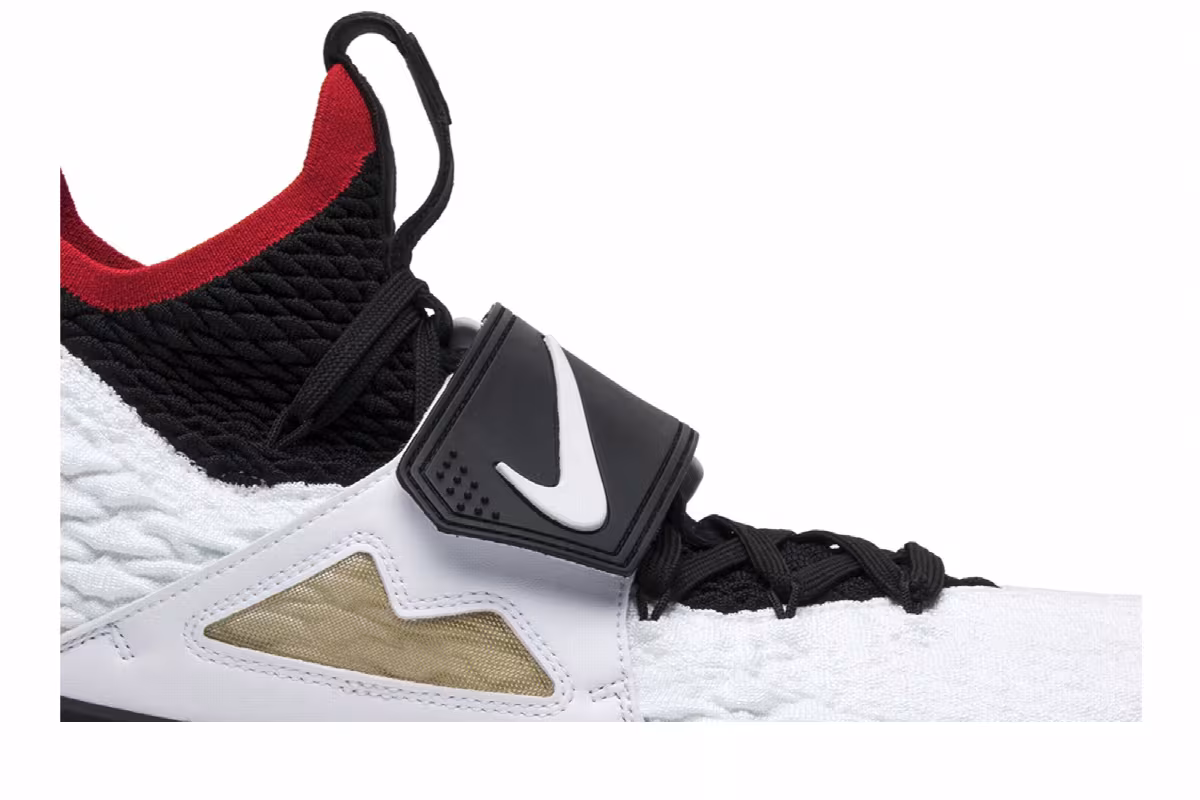 Nike LeBron 15 Diamond Turf, view 3