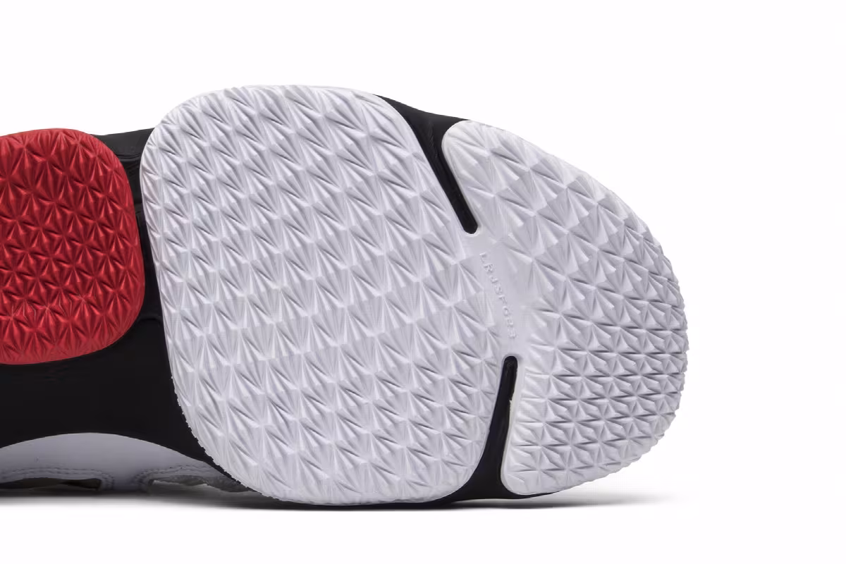 Nike LeBron 15 Diamond Turf, view 6