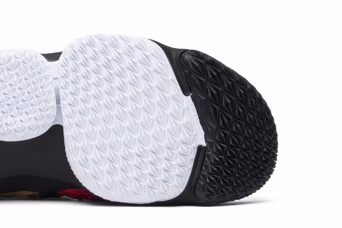 Nike LeBron 15 Red Diamond Turf, view 6