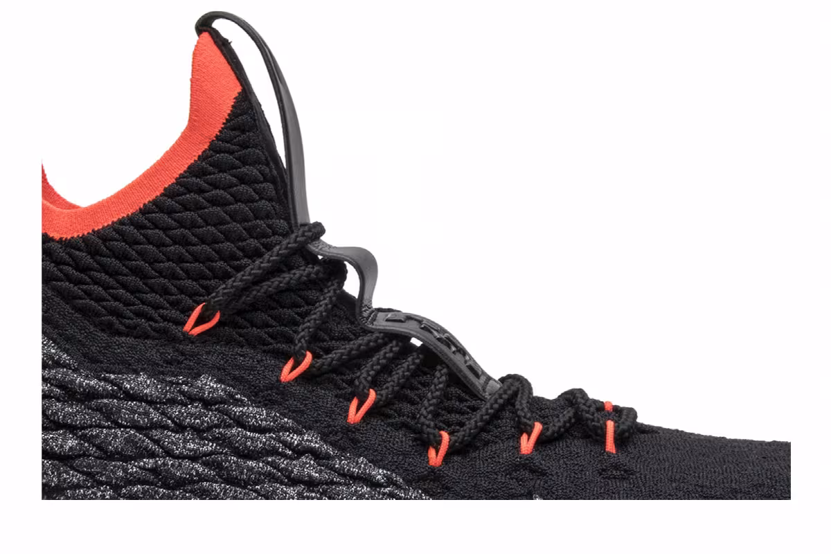 Nike LeBron 15 Bright Crimson, view 3