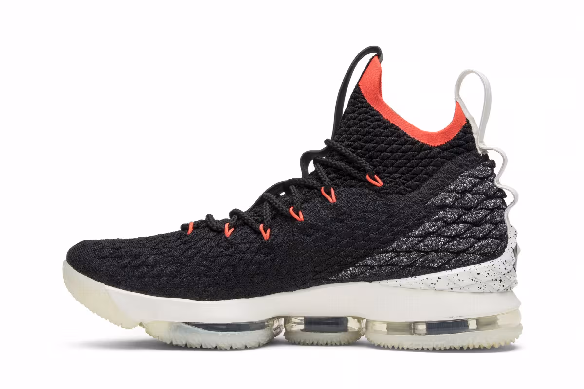Nike LeBron 15 Bright Crimson, view 4