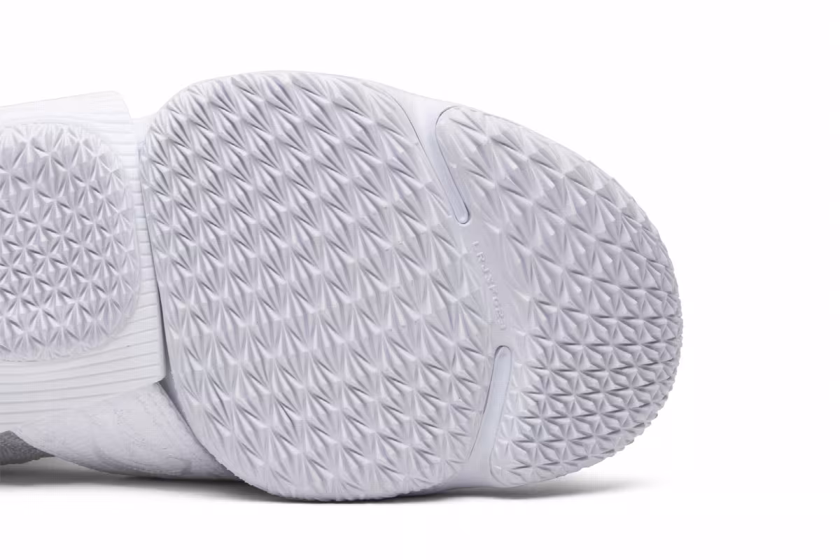Kith x Nike LeBron Lifestyle 15 City of Angels, view 6