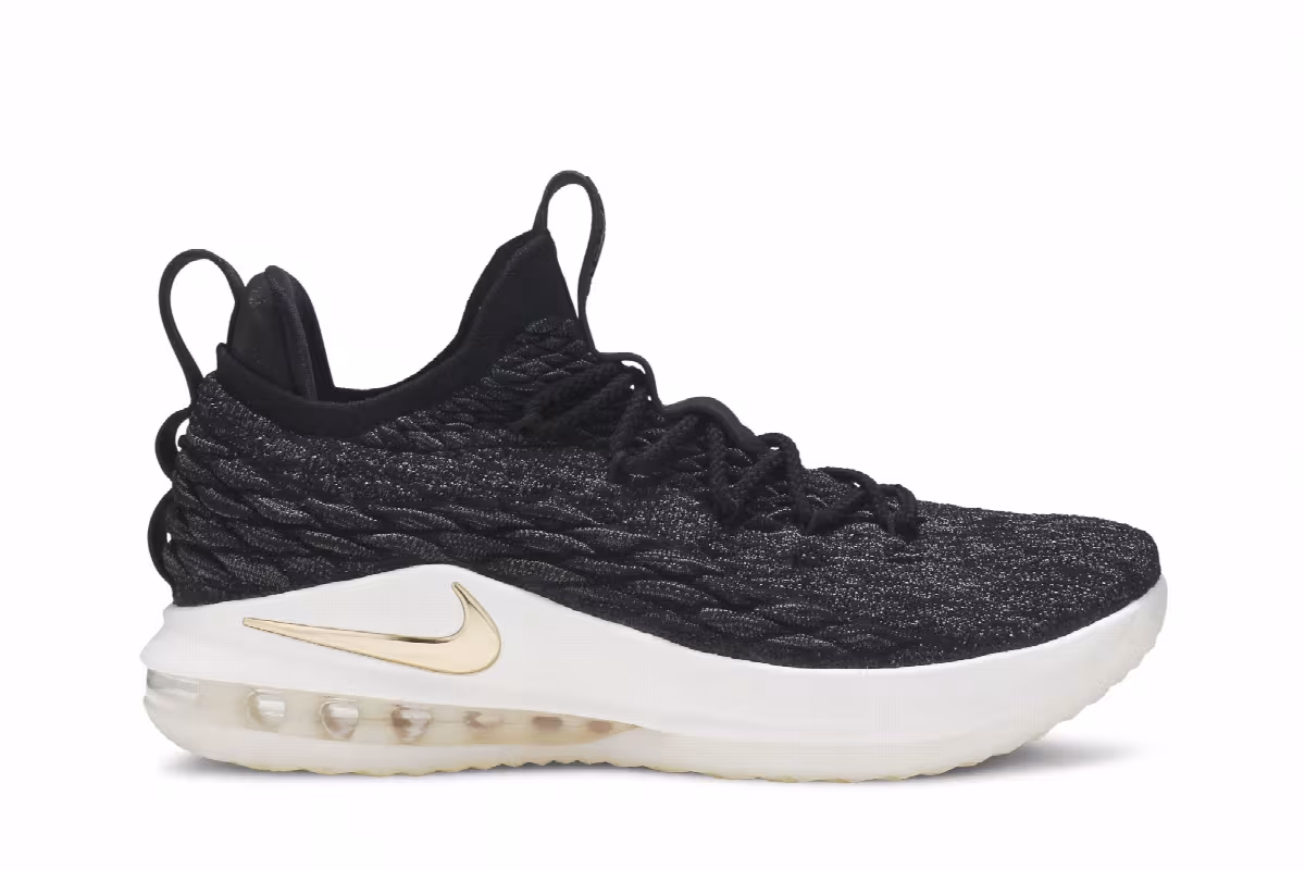 Nike LeBron 15 Low Metallic Gold, view 2