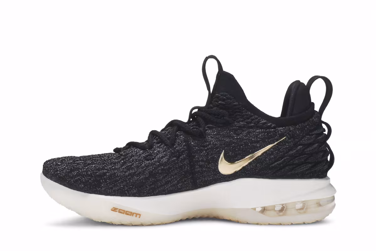 Nike LeBron 15 Low Metallic Gold, view 4