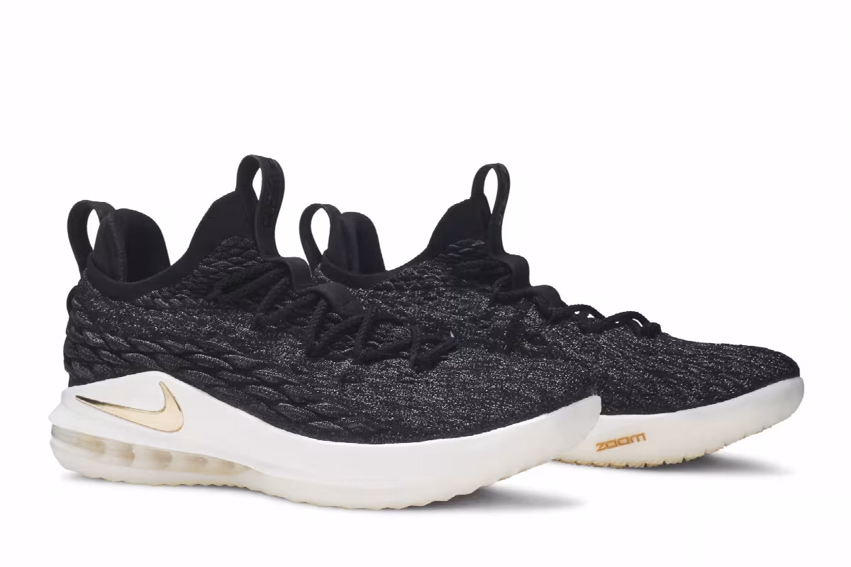 Nike LeBron 15 Low Metallic Gold, view 9