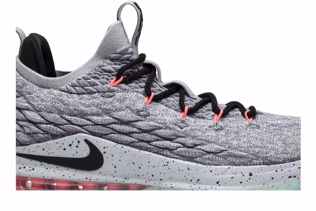 Nike Lebron 15 Low Melon, view 3