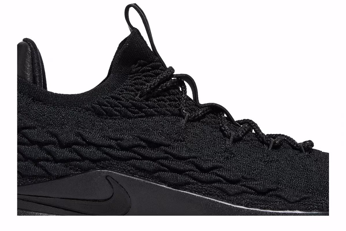 Nike LeBron 15 Low Triple Black, view 3