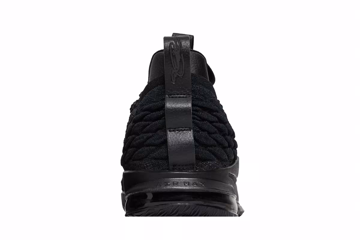 Nike LeBron 15 Low Triple Black, view 8