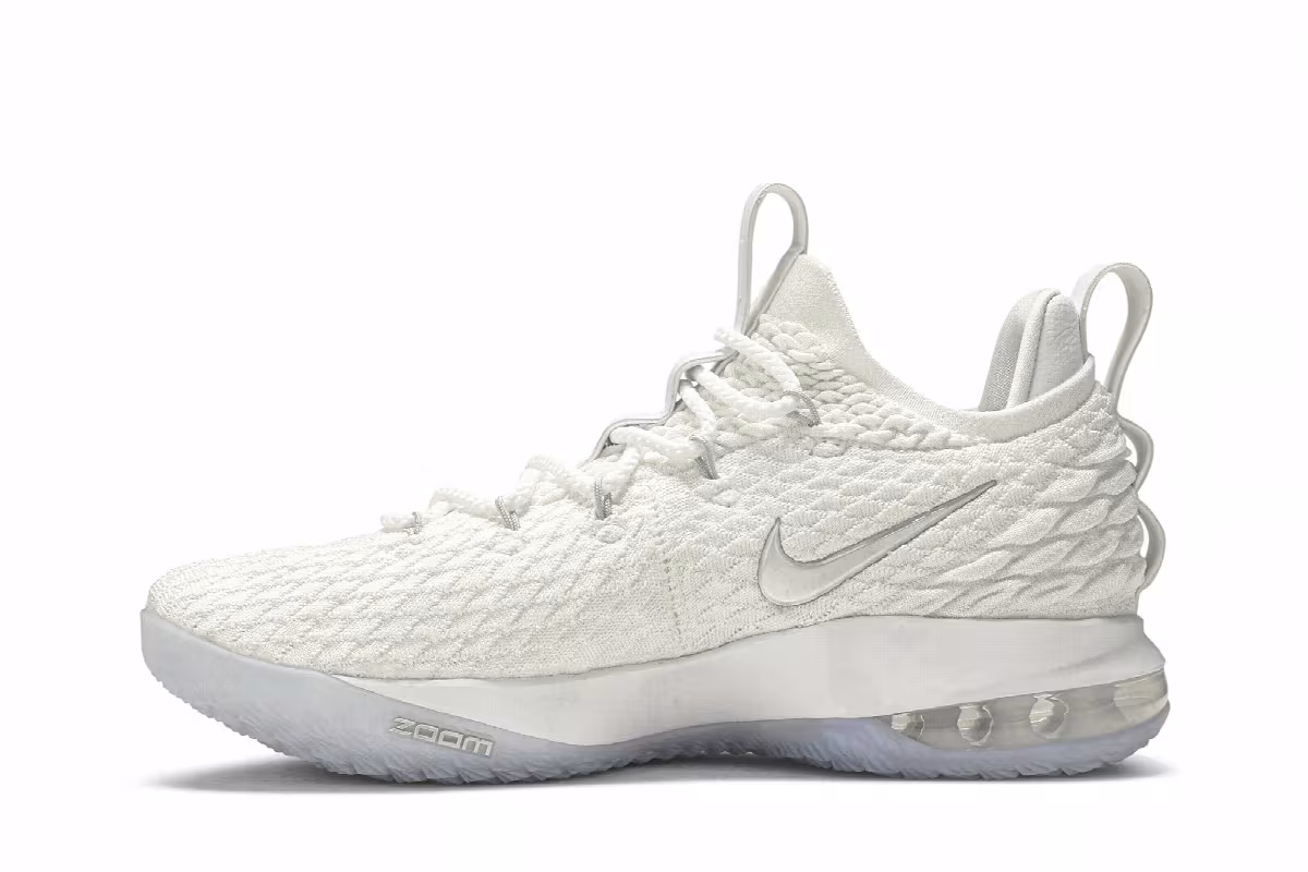 Nike LeBron 15 Low White Metallic, view 4