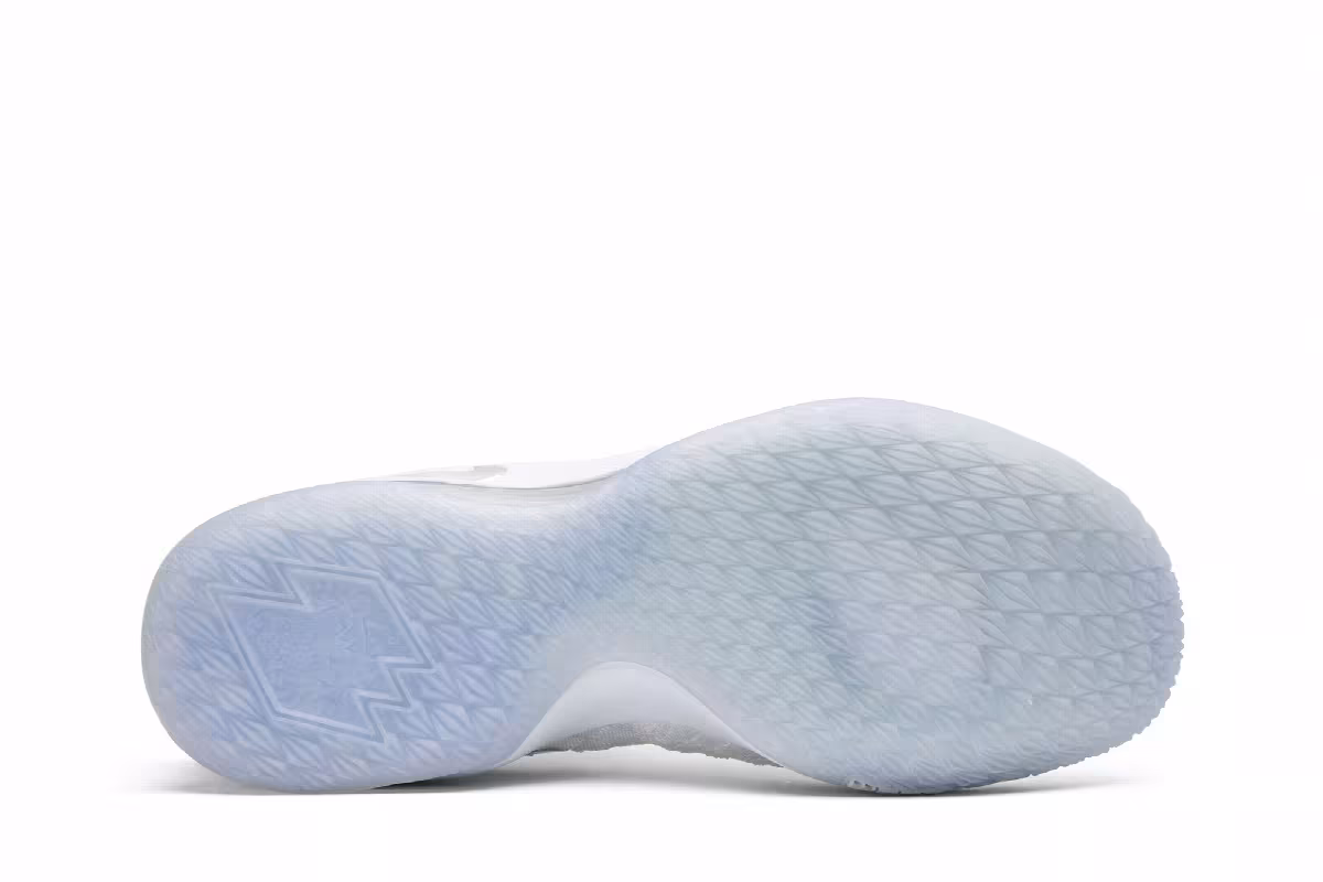 Nike LeBron 15 Low EP White, view 5