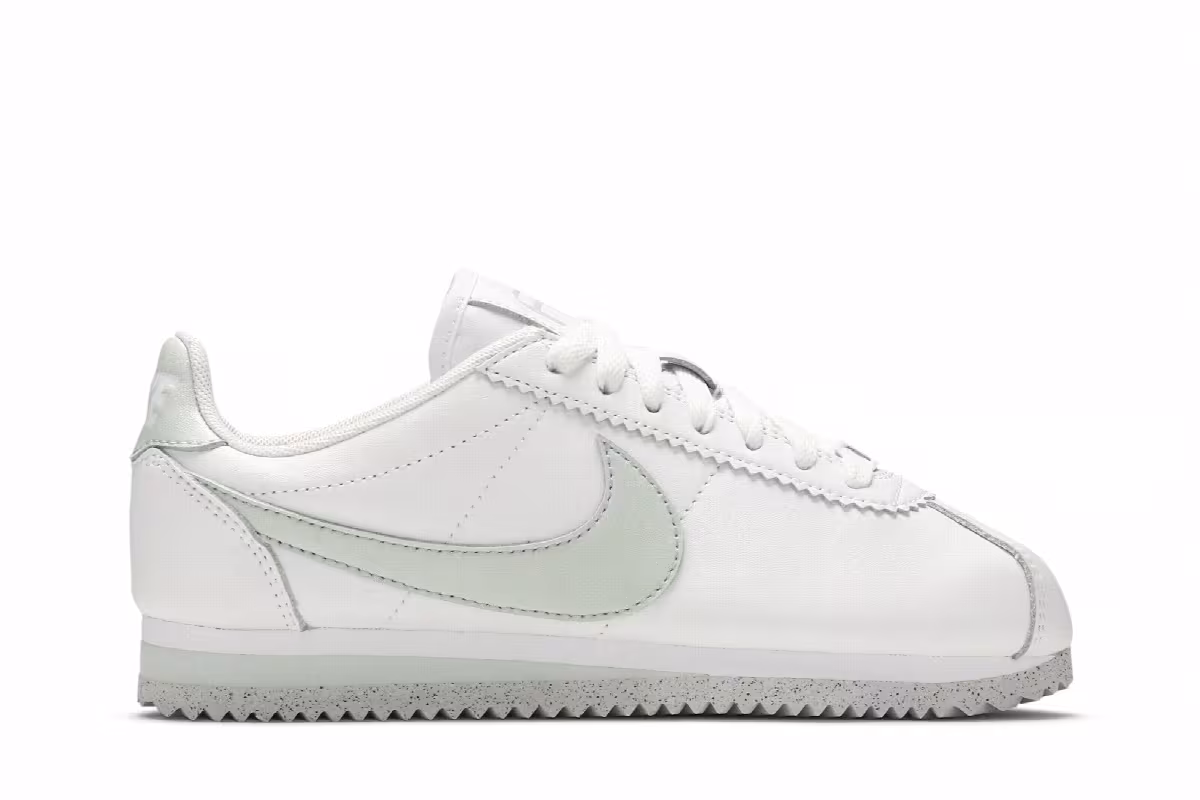 Nike Women's Classic Cortez Flyleather White Light Silver, view 2