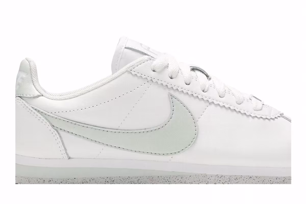 Nike Women's Classic Cortez Flyleather White Light Silver, view 3