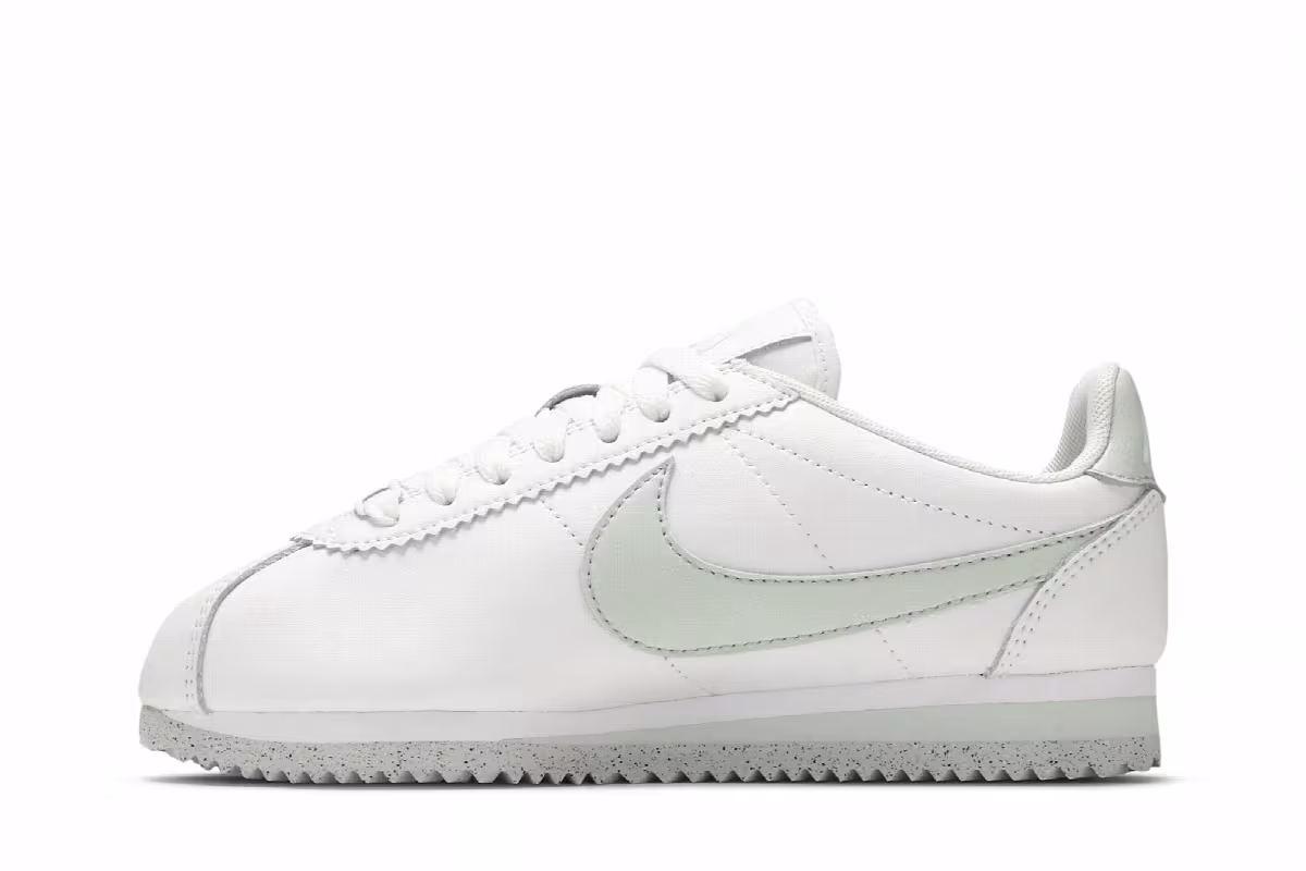 Nike Women's Classic Cortez Flyleather White Light Silver, view 4