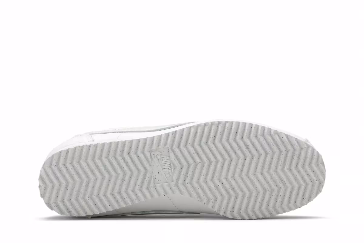 Nike Women's Classic Cortez Flyleather White Light Silver, view 5