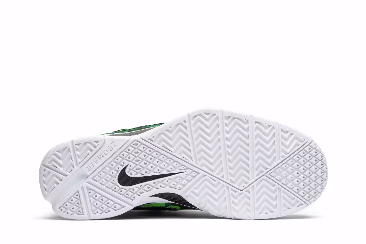 Undefeated x Nike Zoom Kobe 1 Protro Green Camo, view 5
