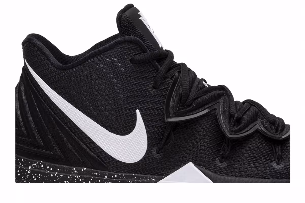 Nike Kyrie 5 Black Magic, view 3