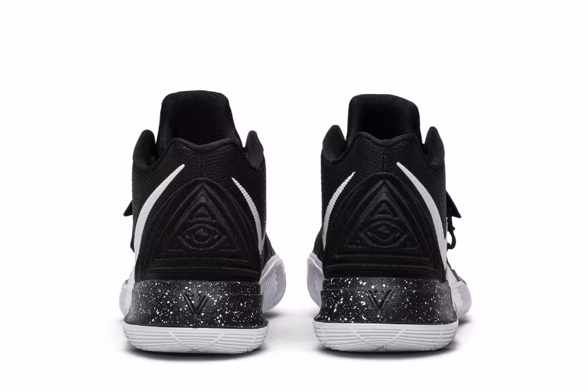 Nike Kyrie 5 Black Magic, view 7