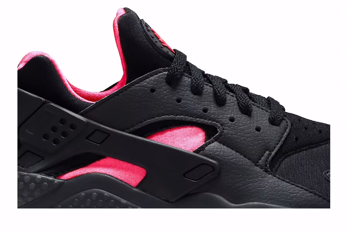 Nike Air Huarache Coral Black, view 3