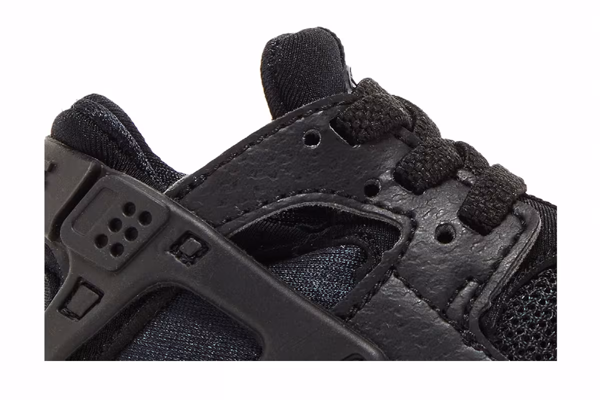Nike Huarache Run TD Triple Black, view 3