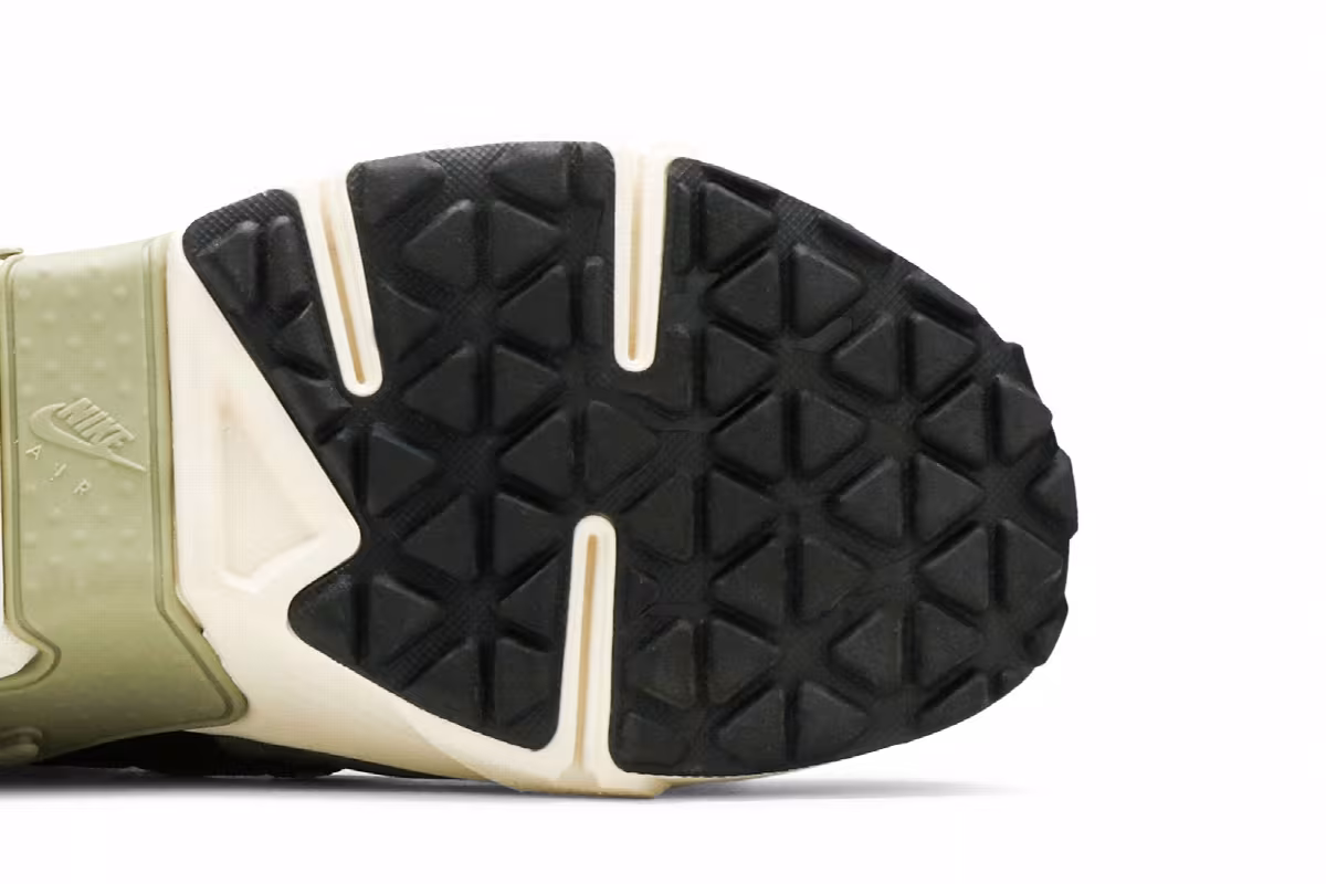 Nike Air Huarache Gripp Olive, view 6