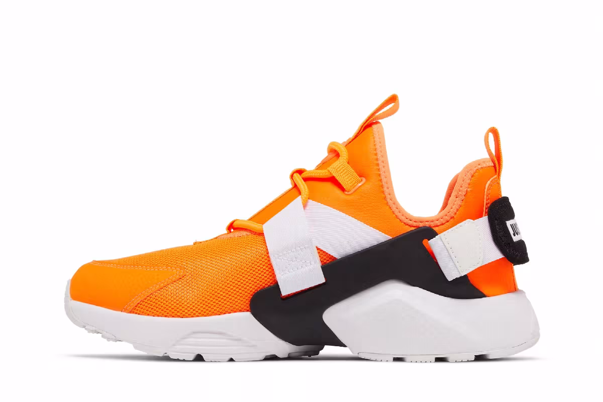 Nike Women's Huarache City Low Just Do It, view 4