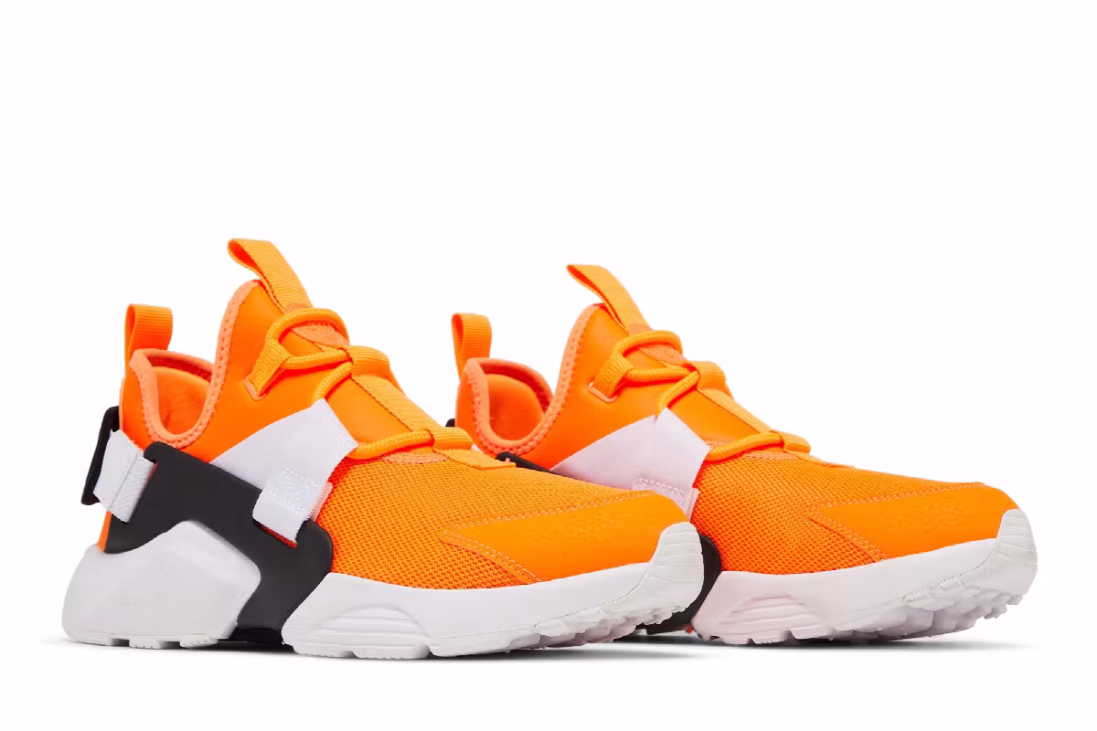 Nike Women's Huarache City Low Just Do It, view 9
