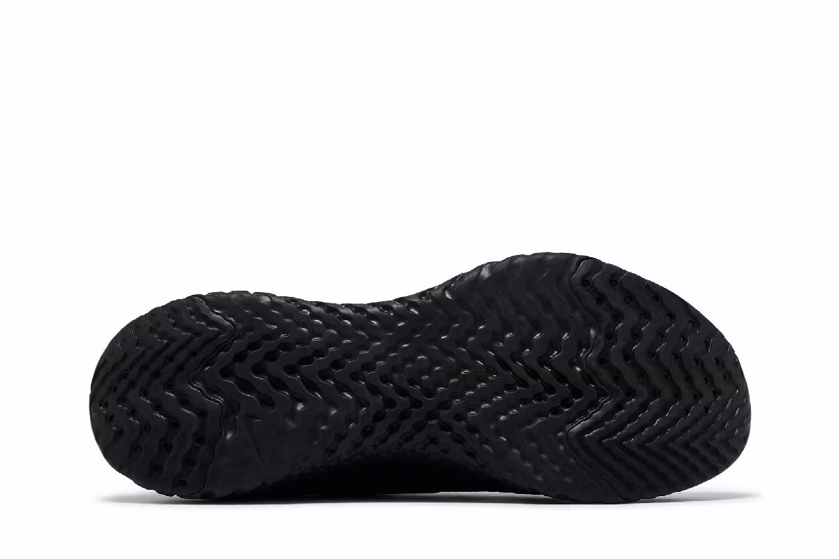 Nike Epic React Flyknit Triple Black, view 5