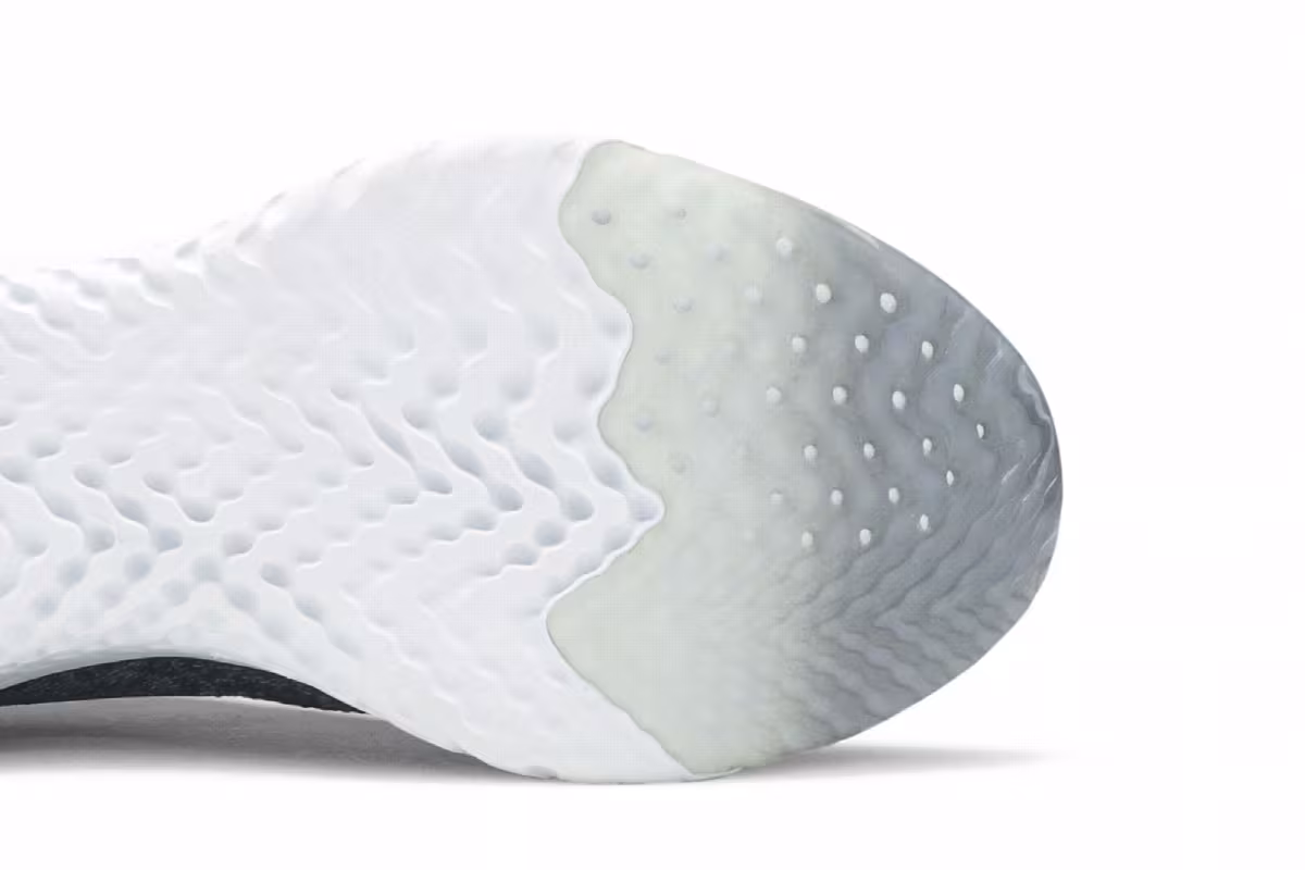 Nike Women's Epic React Flyknit Black, view 6