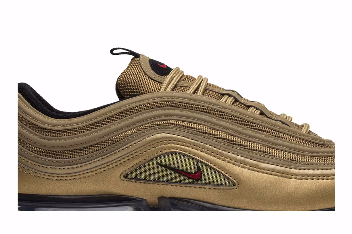 Nike Air Vapormax 97 Metallic Gold, view 3