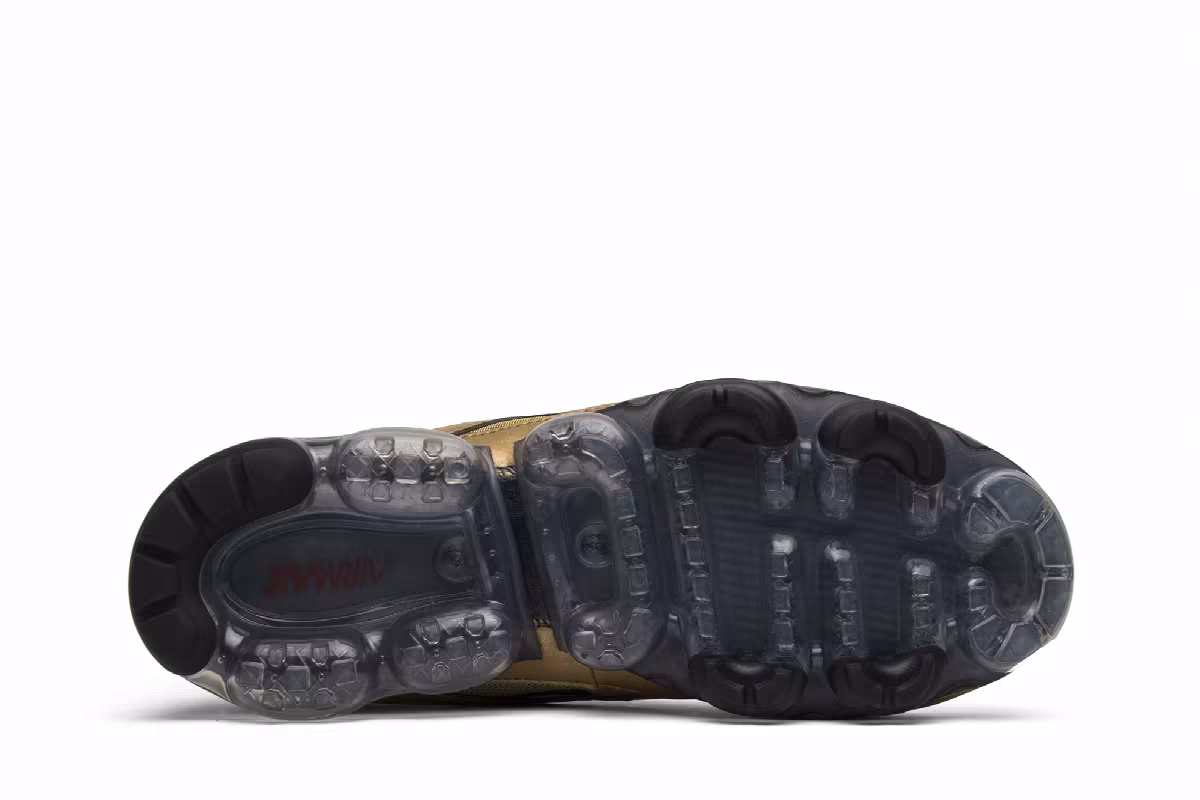 Nike Air Vapormax 97 Metallic Gold, view 5