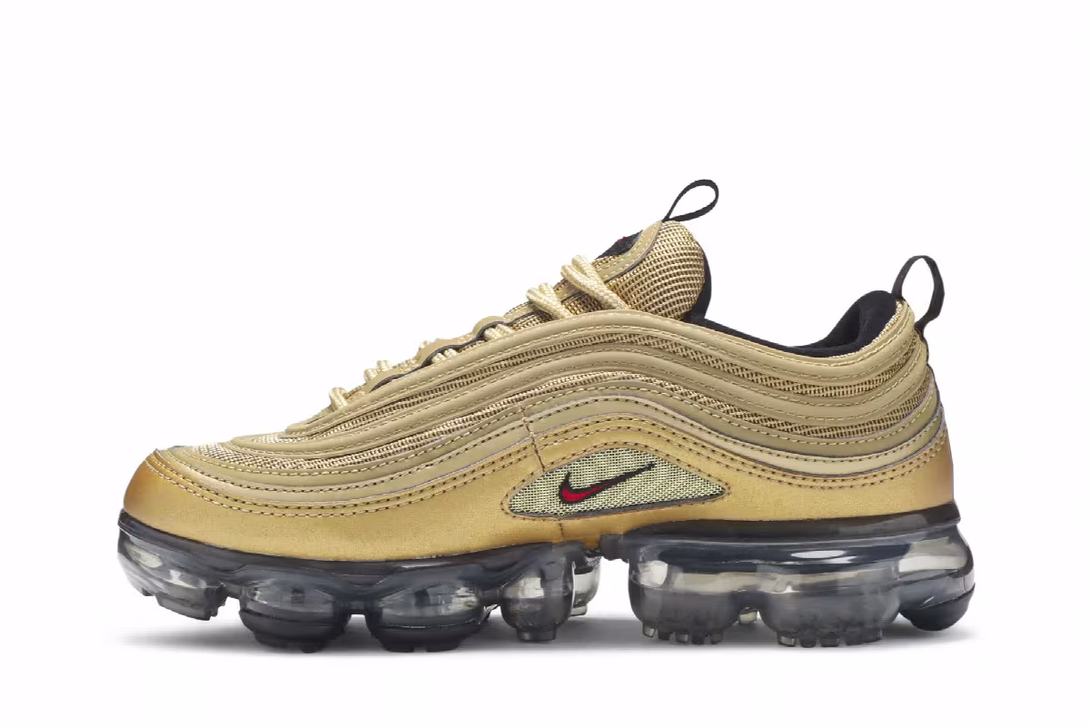 Nike Air VaporMax 97 GS Metallic Gold, view 4