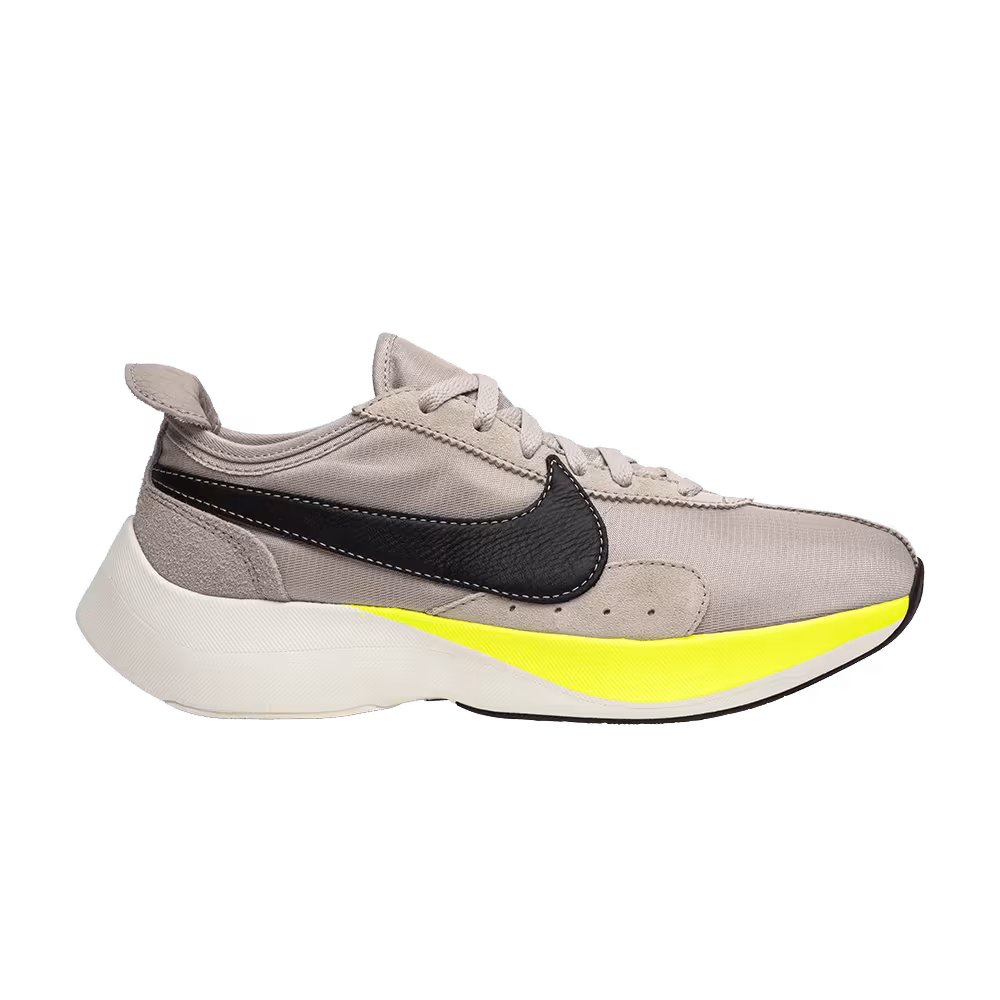 Nike Moon Racer String
