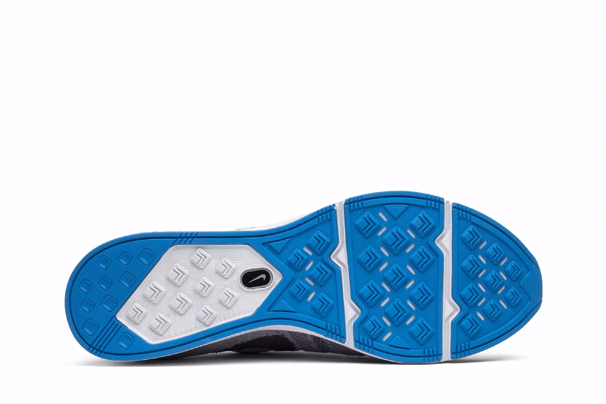 Nike Flyknit Trainer Atmosphere Grey, view 5