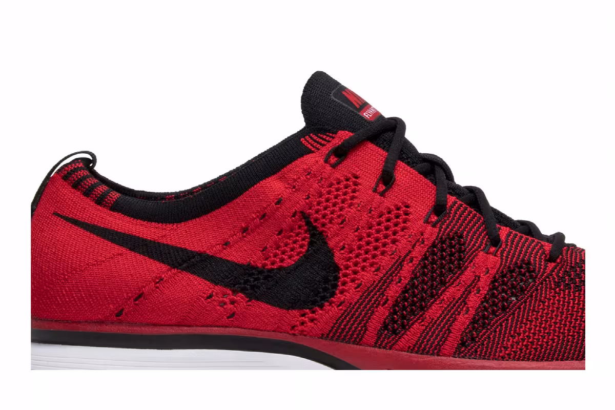 Nike Flyknit Trainer University Red, view 3