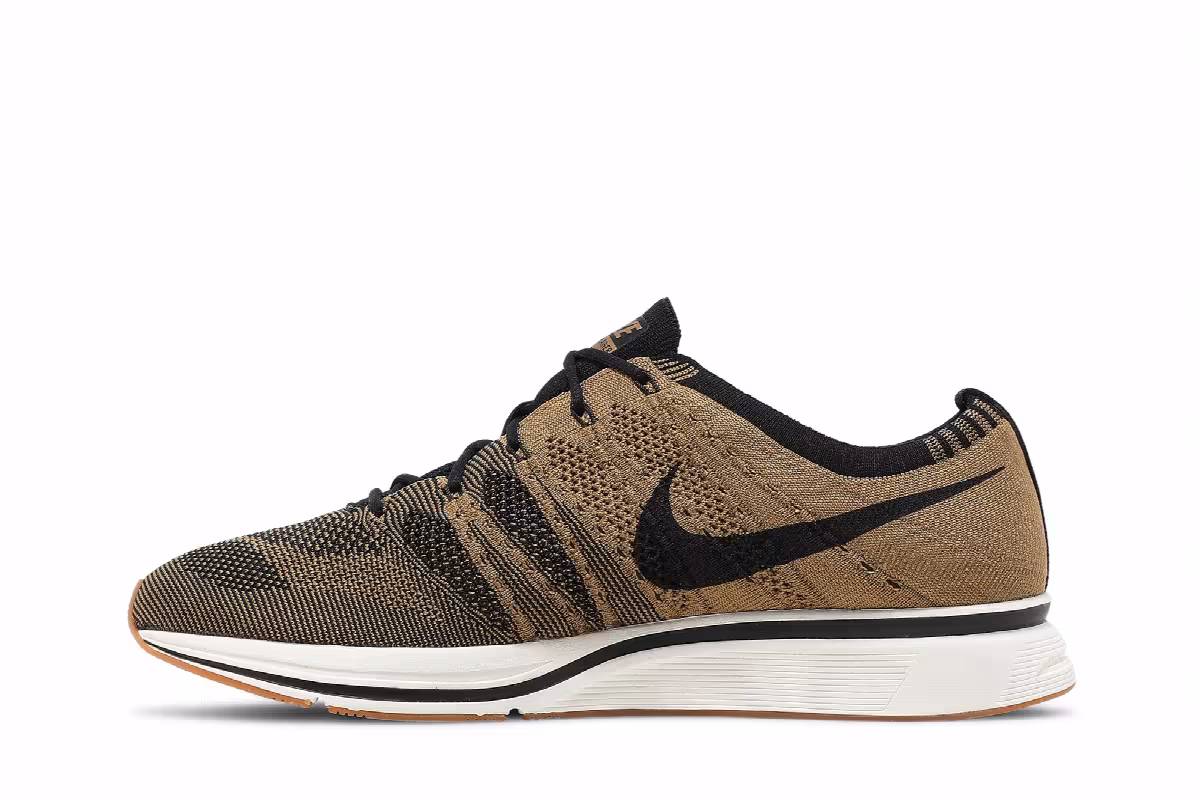 Nike Flyknit Trainer Golden Beige, view 4