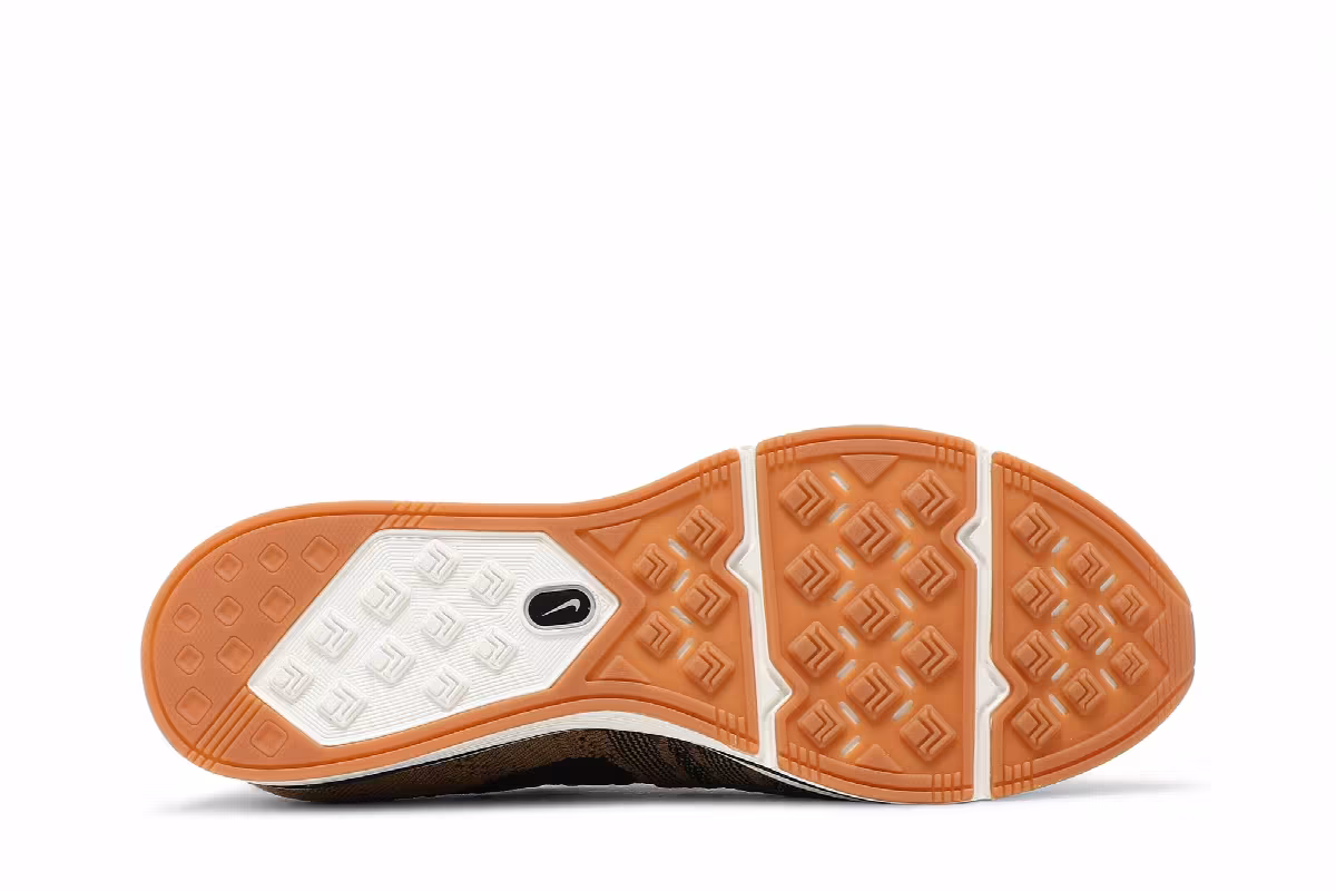 Nike Flyknit Trainer Golden Beige, view 5