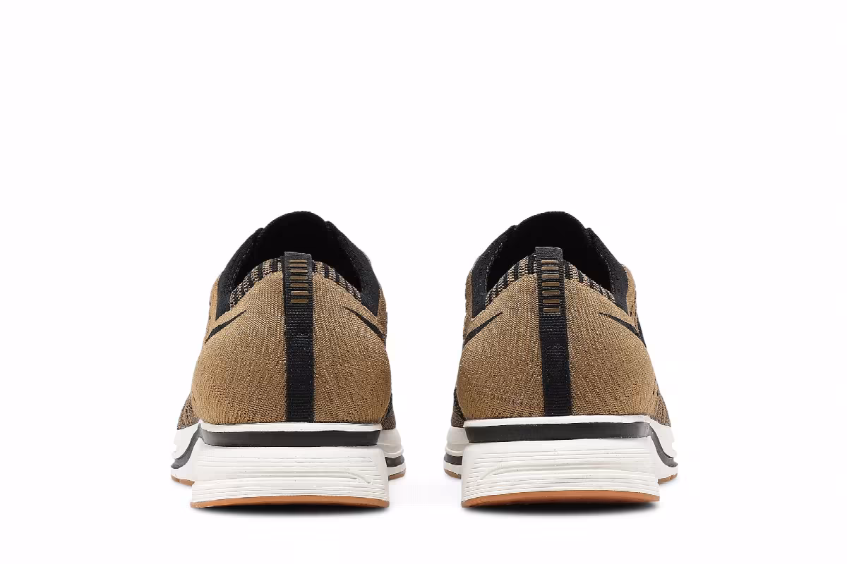 Nike Flyknit Trainer Golden Beige, view 7