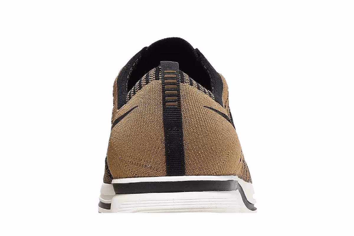 Nike Flyknit Trainer Golden Beige, view 8
