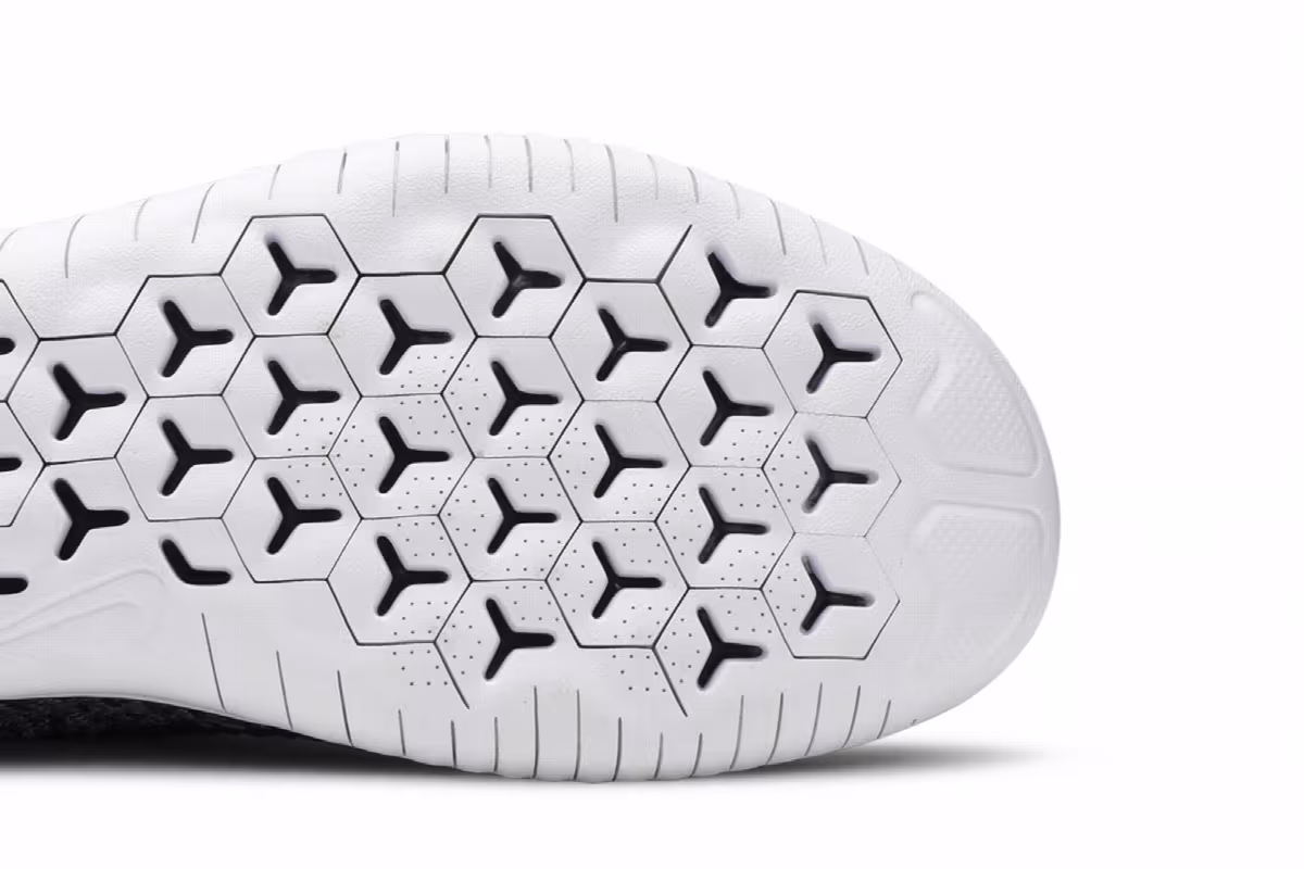Nike Women's Free RN Flyknit 2018 White Black, view 6