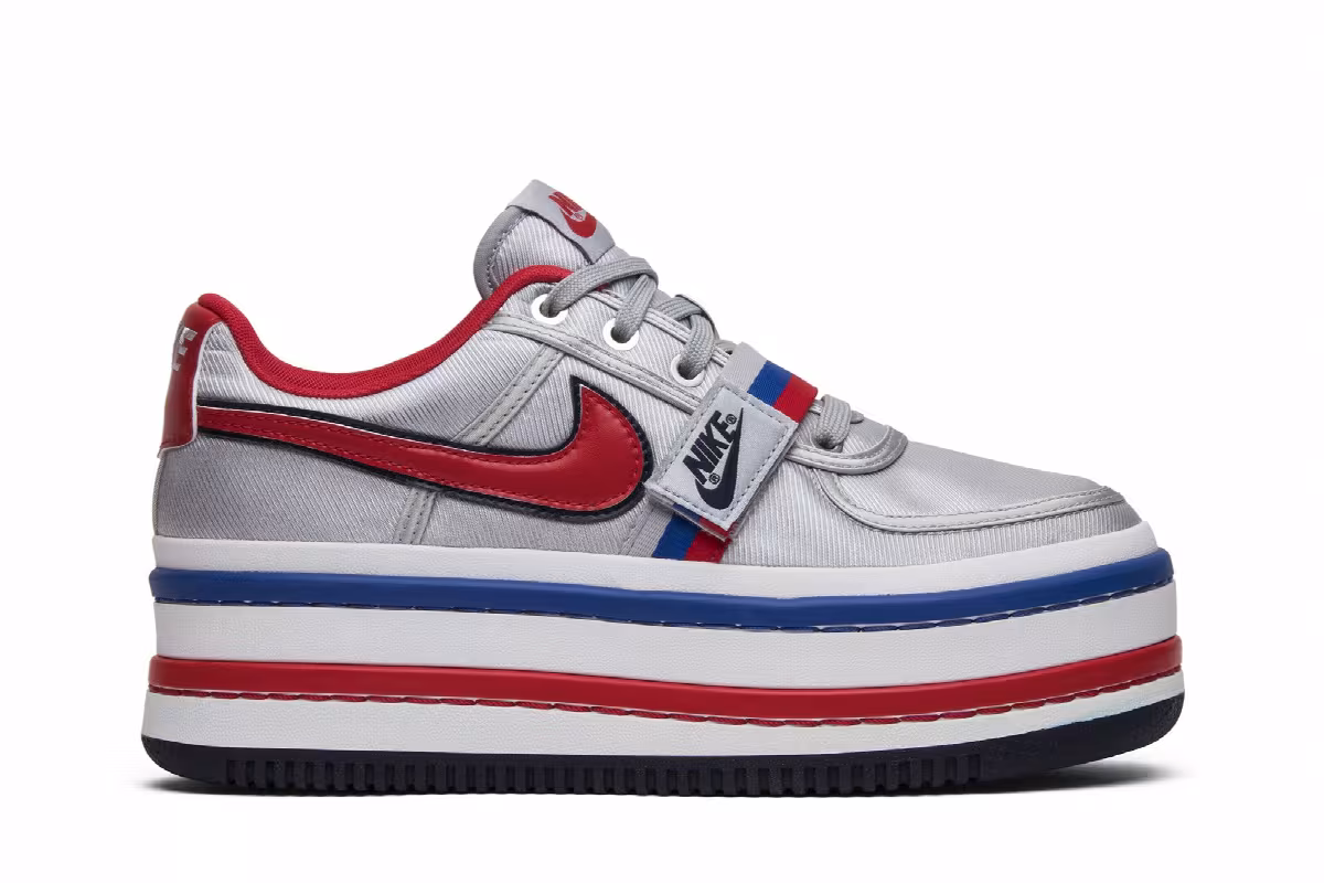 Nike Women's Vandal 2K Metallic Silver, view 2