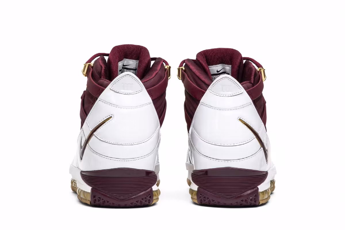 Nike Zoom LeBron 3 Christ the King 2018, view 7