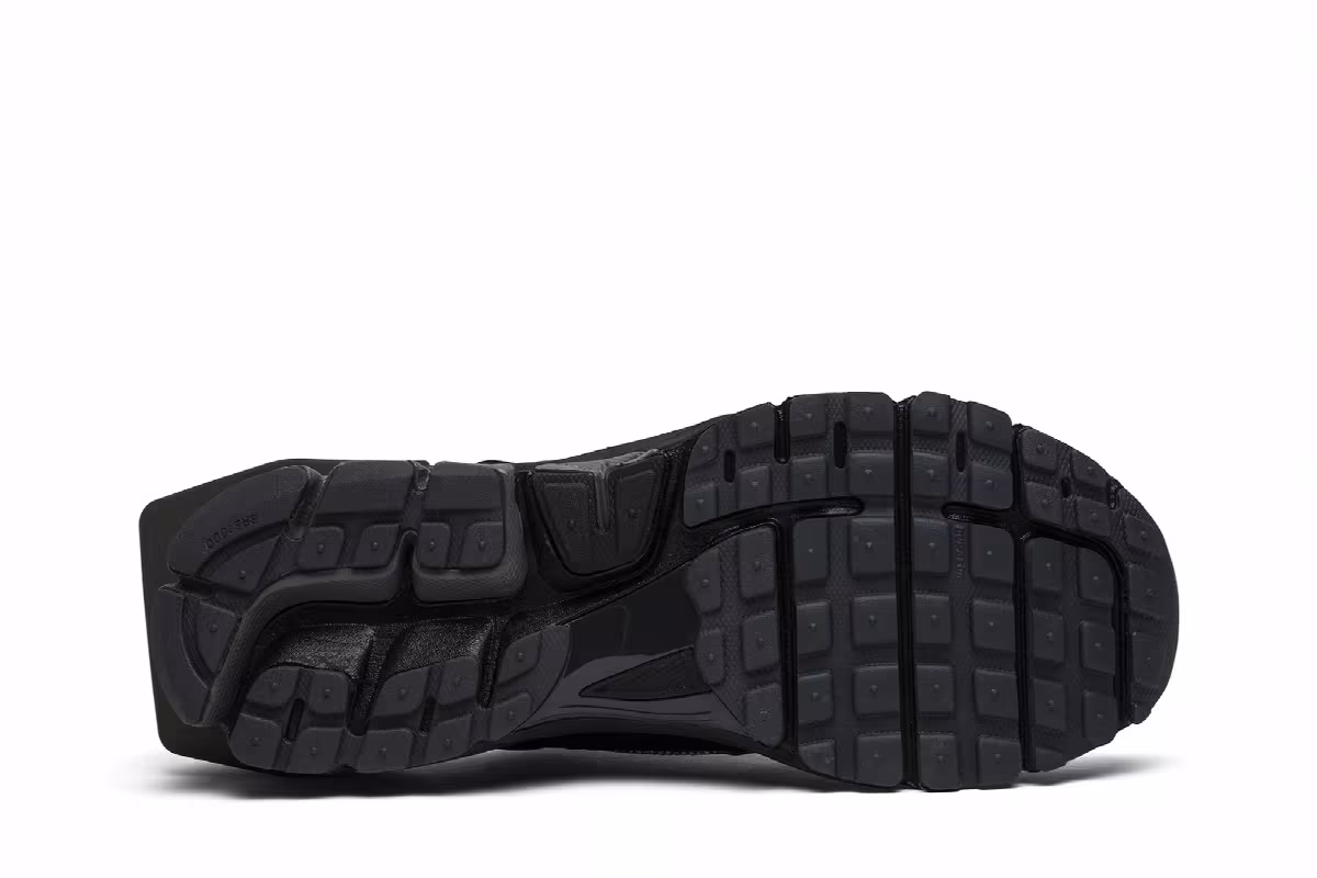 A-Cold-Wall* x Nike Air Zoom Vomero 5 Black, view 5
