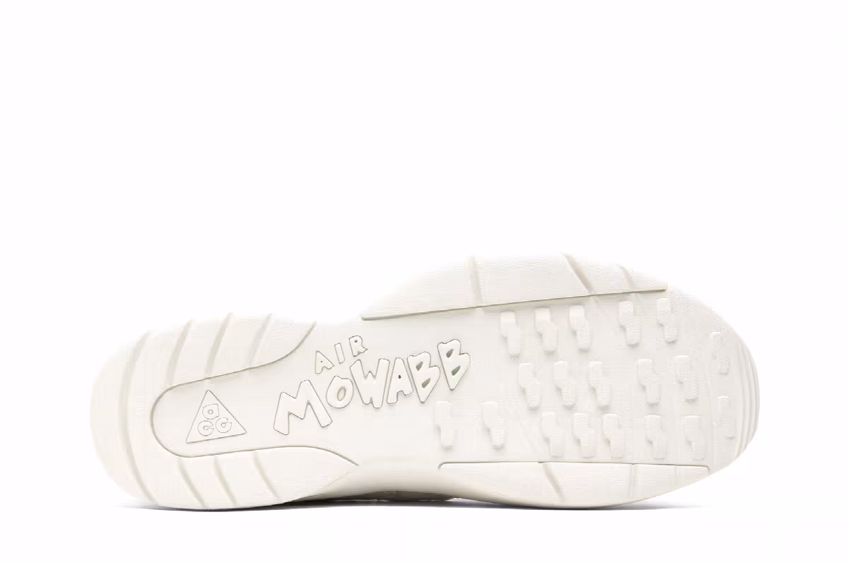 Comme des Garçons x Nike Air Mowabb White, view 5