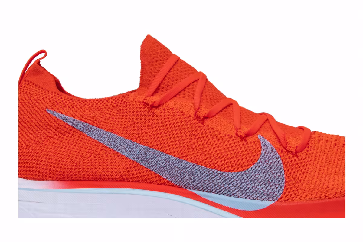 Nike Zoom Vaporfly 4% Flyknit Bright Crimson, view 3