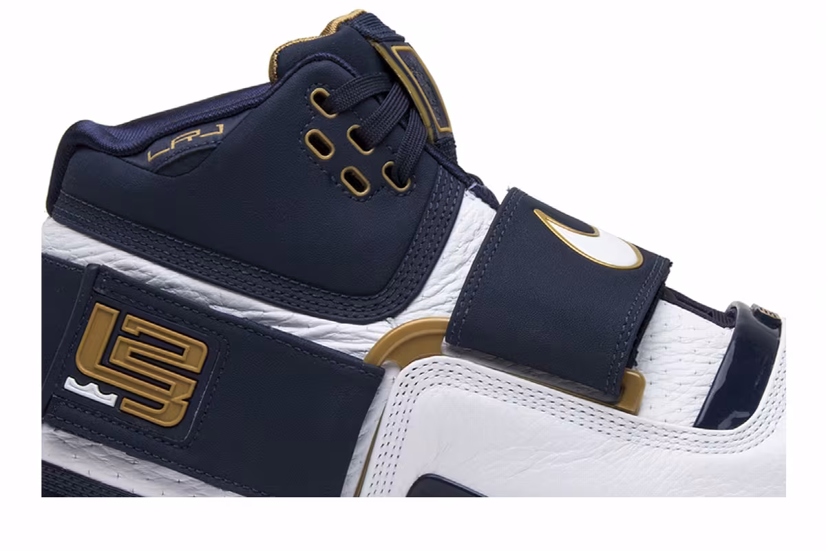 Nike LeBron Soldier 1 25 Straight, view 3