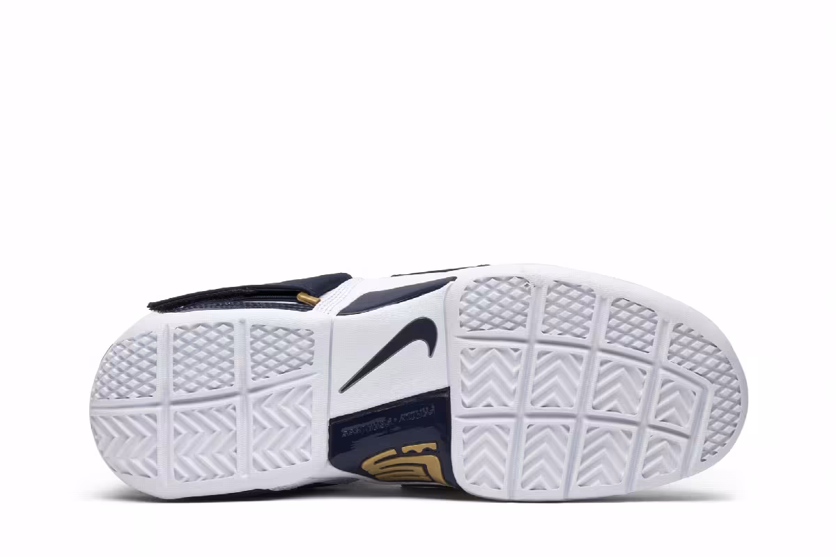 Nike LeBron Soldier 1 25 Straight, view 5