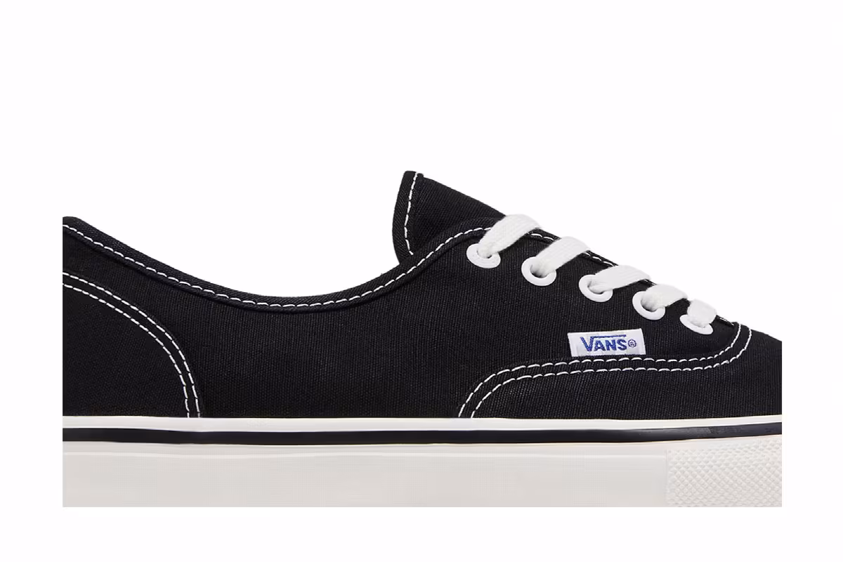 Palace x Vans Skate Authentic Black White, view 3