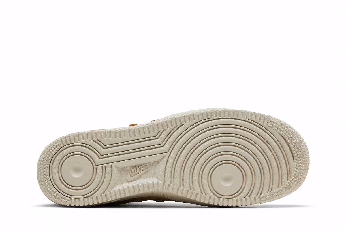 Nike SF Air Force 1 Mid Mushroom, view 5