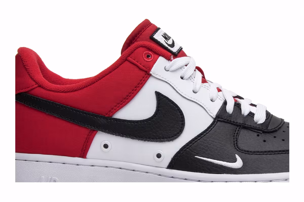 Nike Air Force 1 Low Black Toe, view 3