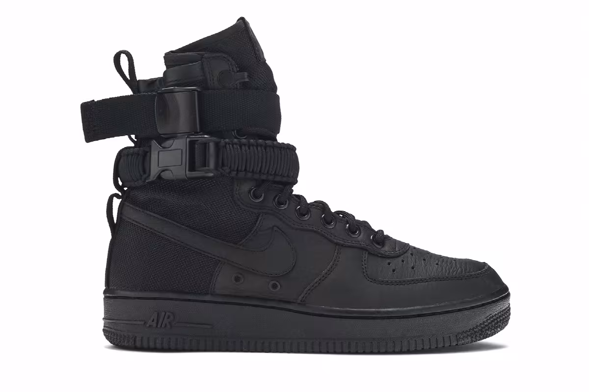Nike Women's SF Air Force 1 High Triple Black, view 2